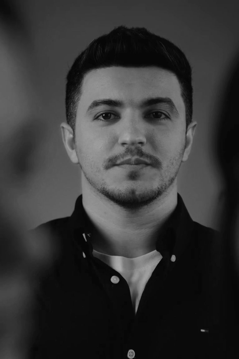 Pullu Amiraslanov IOMedia.az -İcraçı Direktor (CEO), Təsisçi və Marketinq Direktoru